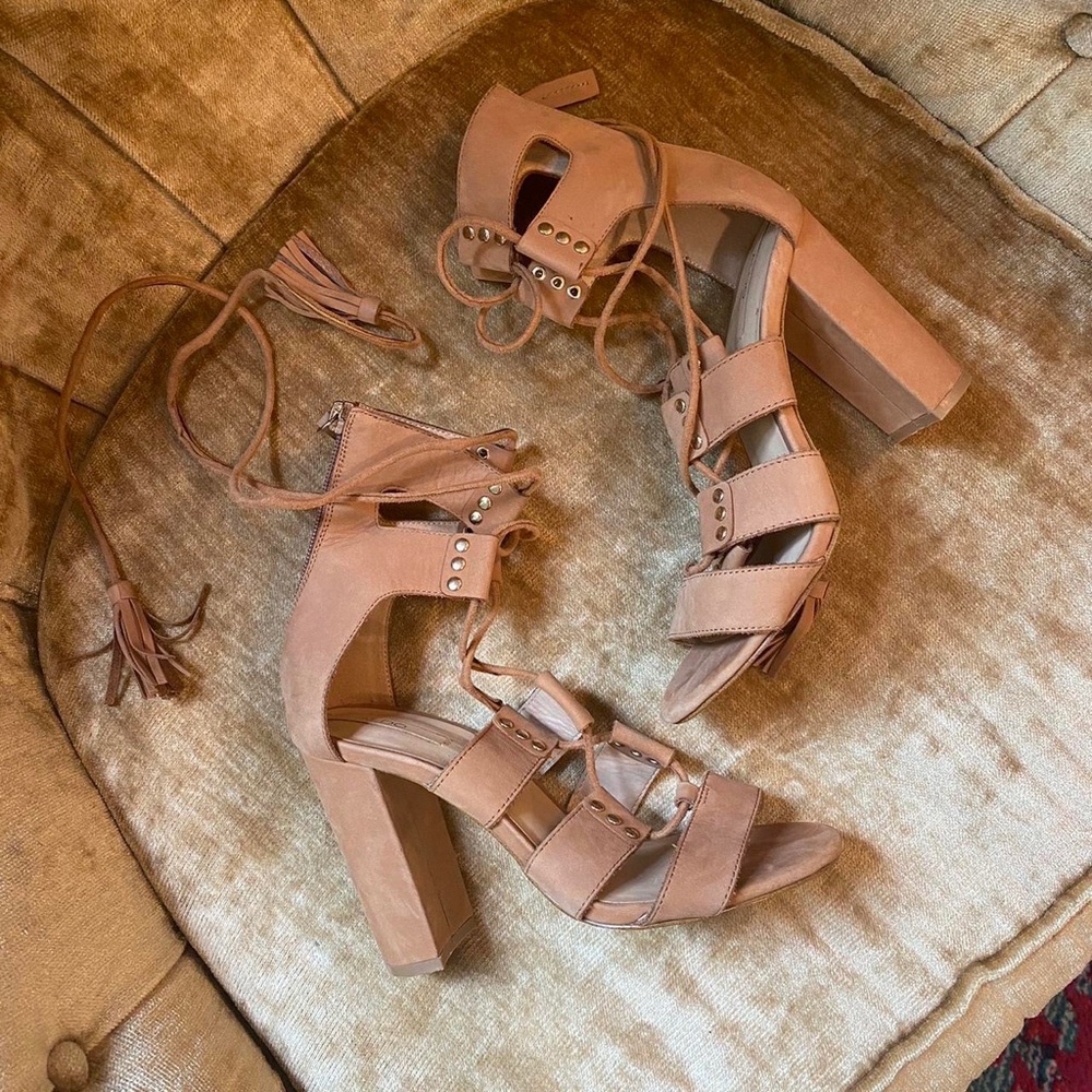 ✨ ALDO High Heel Tassel Tie Gladiator Sandals in Suede Cognac ✨